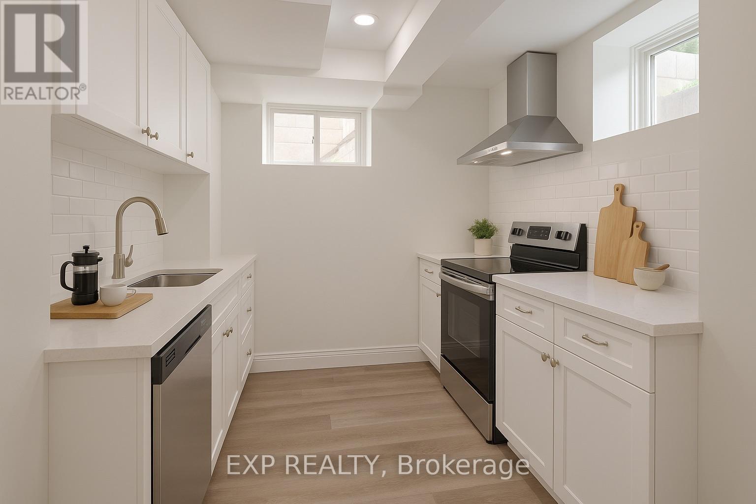 111 Park Row N, Hamilton, ON - Indoor Photo Showing Kitchen