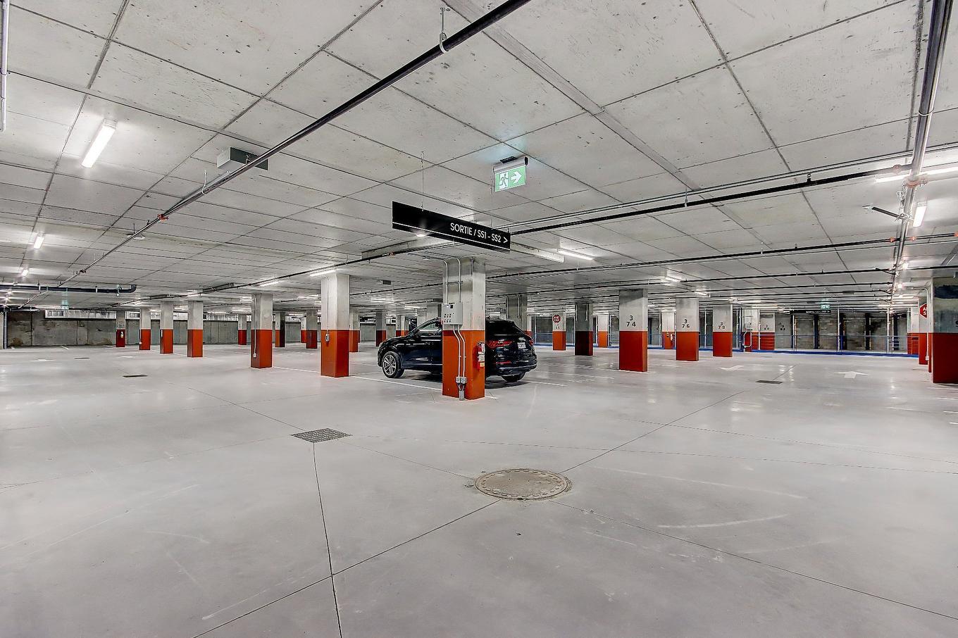 Garage - 1120-200 Rue Marie-Charles-Le Moyne, Longueuil (Le Vieux-Longueuil), QC - Indoor Photo Showing Garage