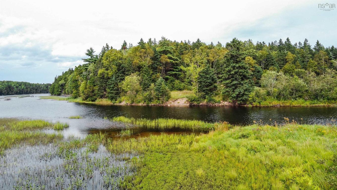 2002-2 Kings Road, Howie Centre, NS