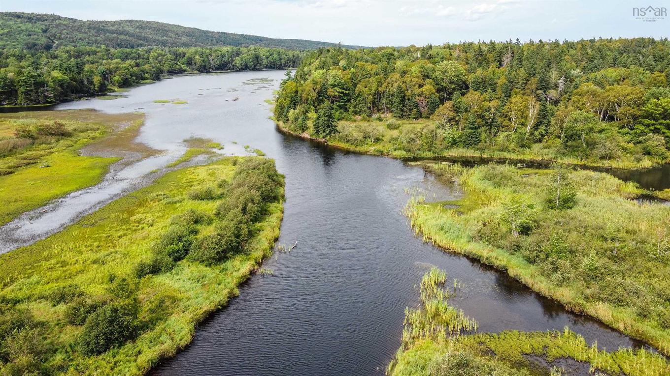 2002-2 Kings Road, Howie Centre, NS
