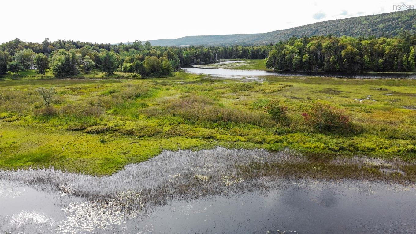 2002-2 Kings Road, Howie Centre, NS