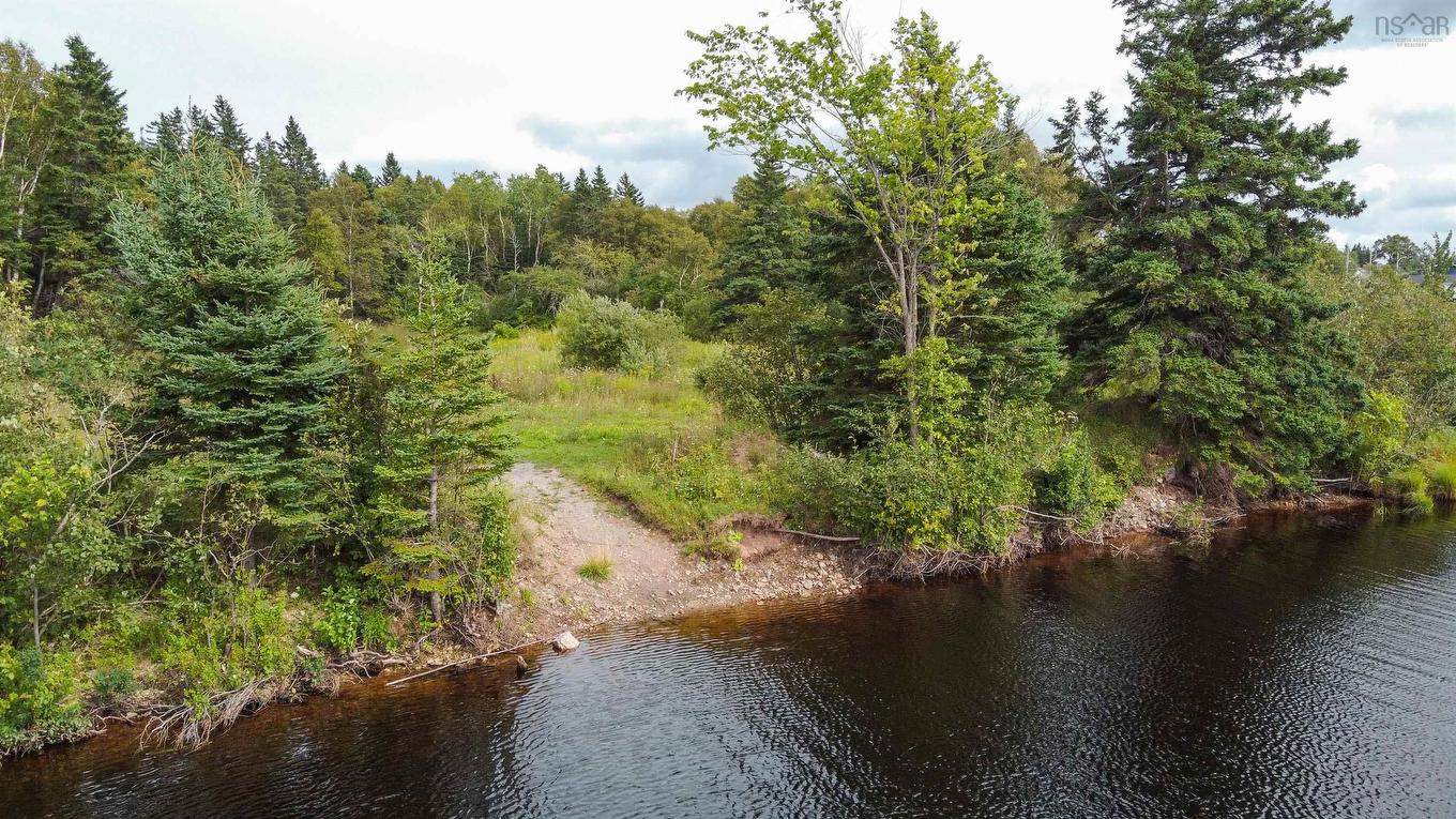 2002-2 Kings Road, Howie Centre, NS