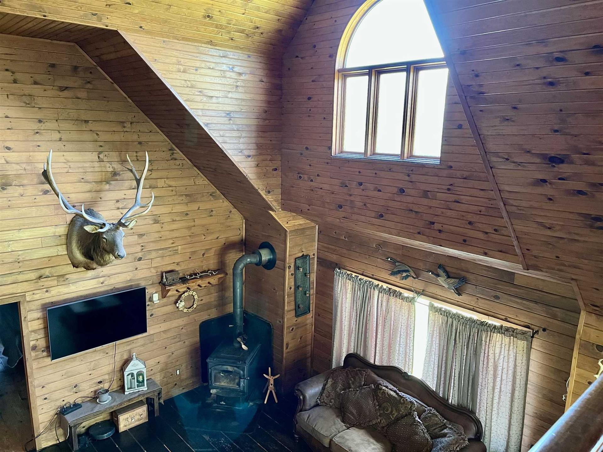 619 Cameron Road, Stratton, ON - Indoor Photo Showing Other Room