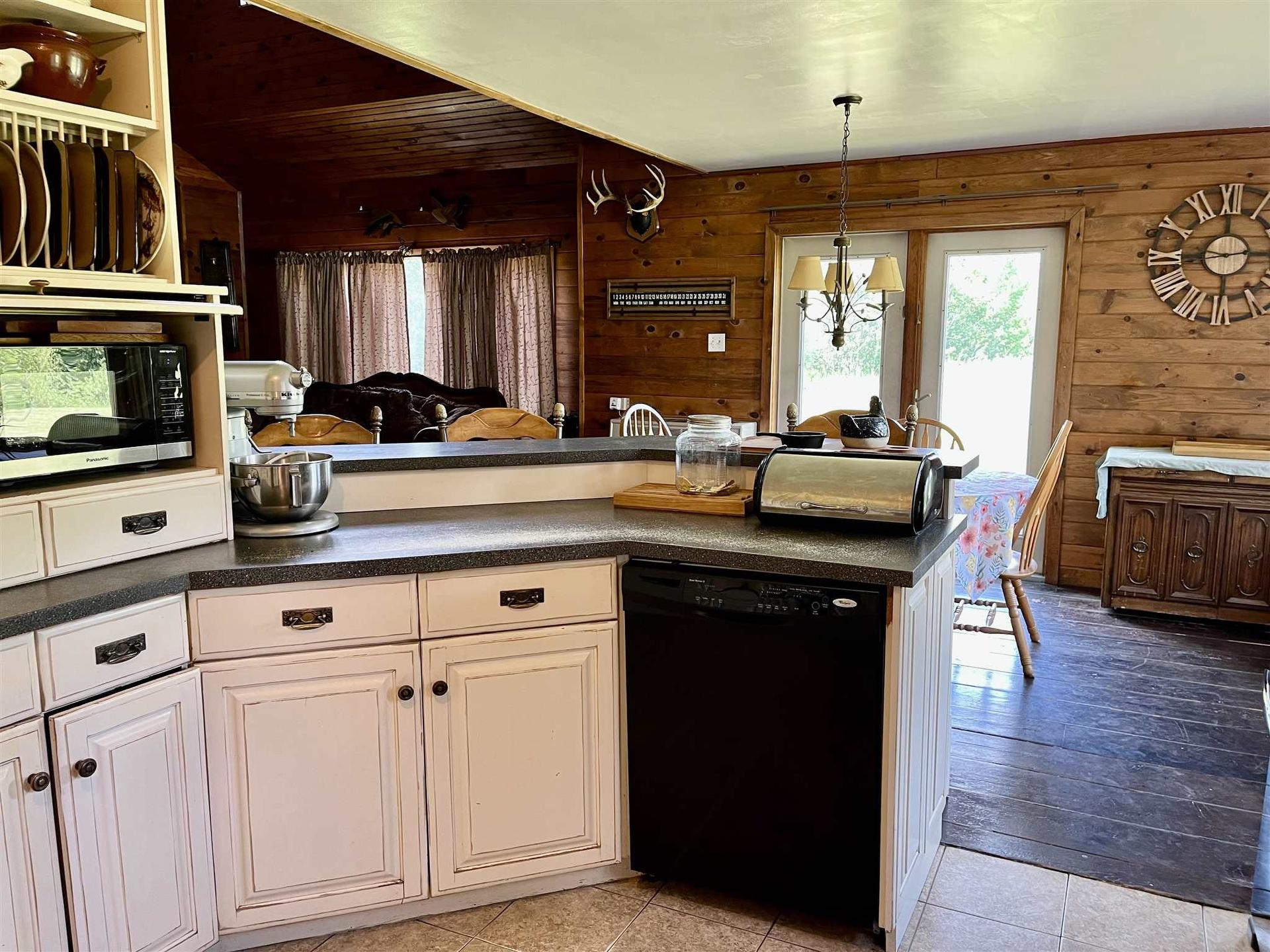 619 Cameron Road, Stratton, ON - Indoor Photo Showing Kitchen