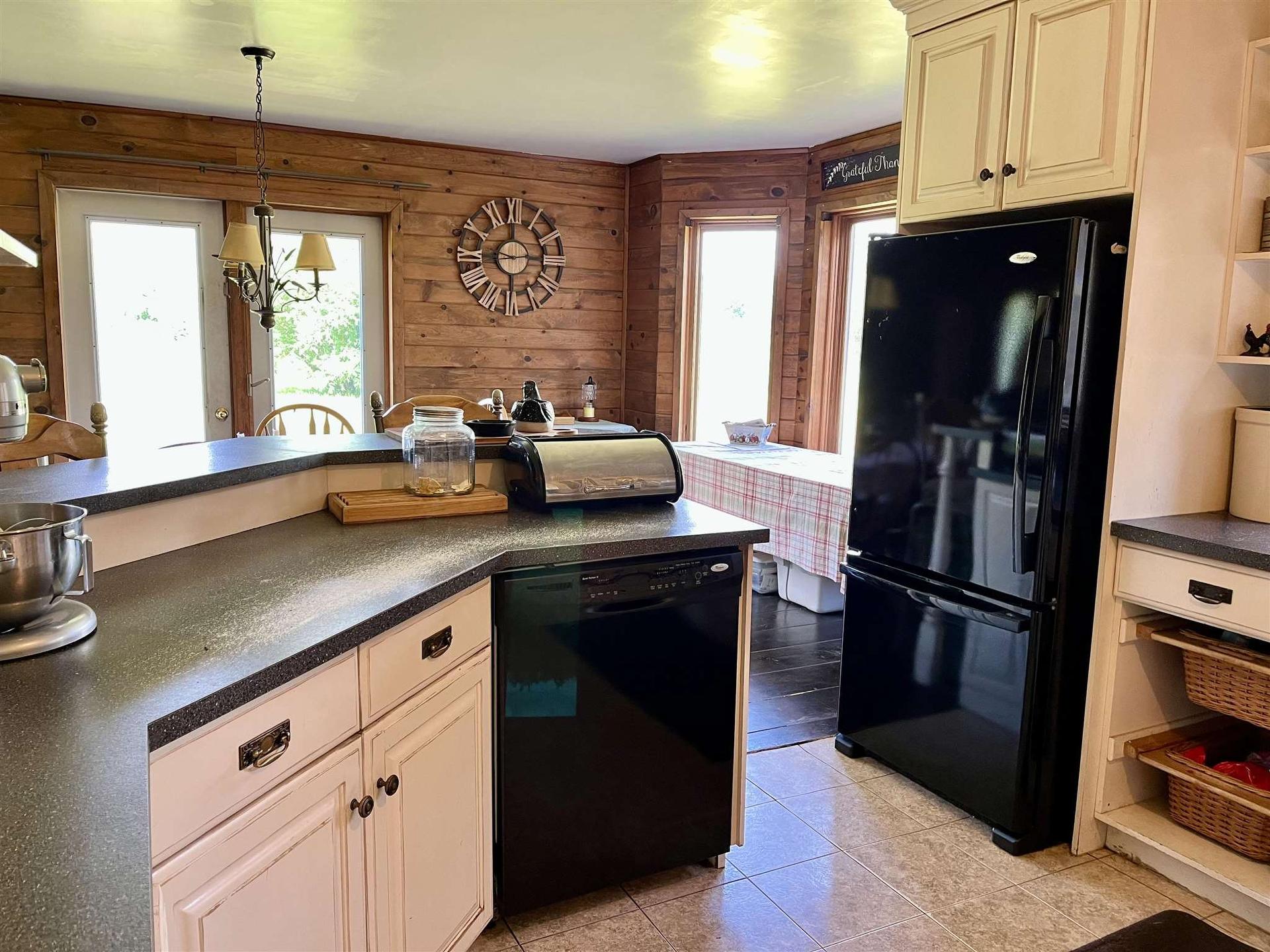 619 Cameron Road, Stratton, ON - Indoor Photo Showing Kitchen