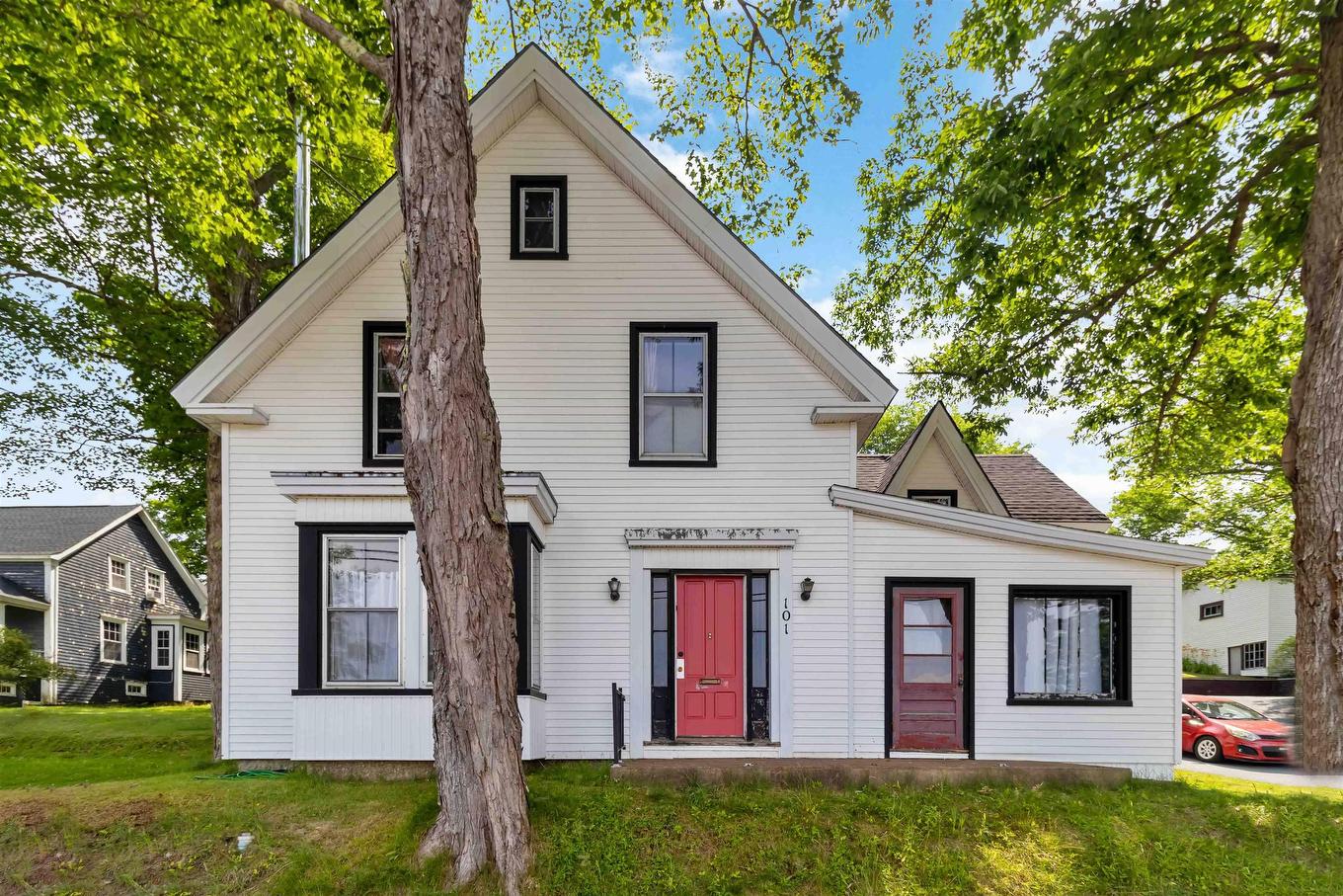 101 Pleasant Street, Bridgewater, NS