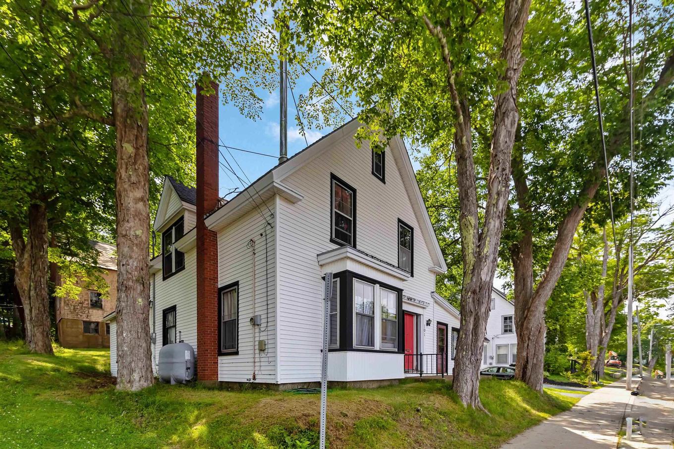 101 Pleasant Street, Bridgewater, NS