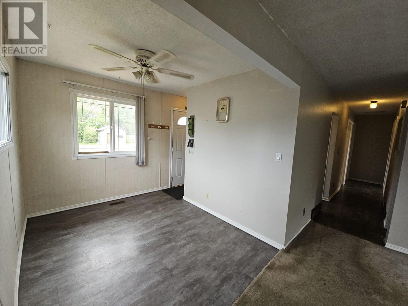 4756 Wabi Crescent, Chetwynd, BC - Indoor Photo Showing Other Room