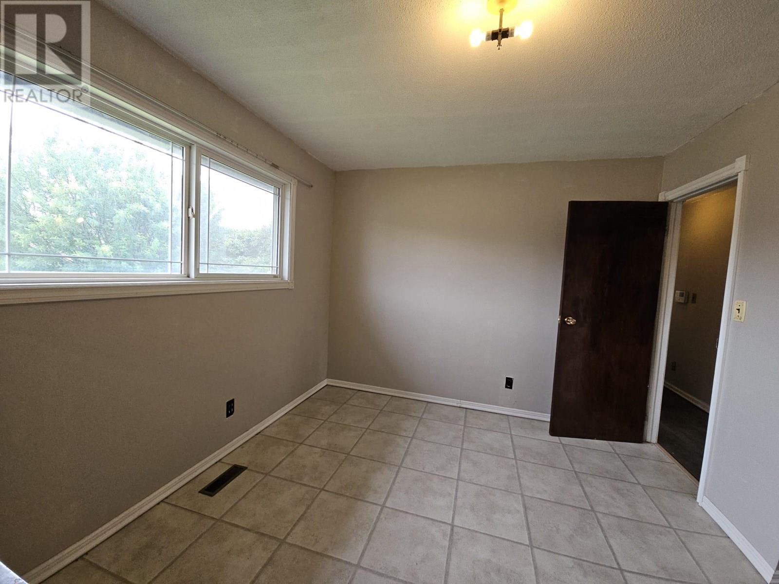 4756 Wabi Crescent, Chetwynd, BC - Indoor Photo Showing Other Room