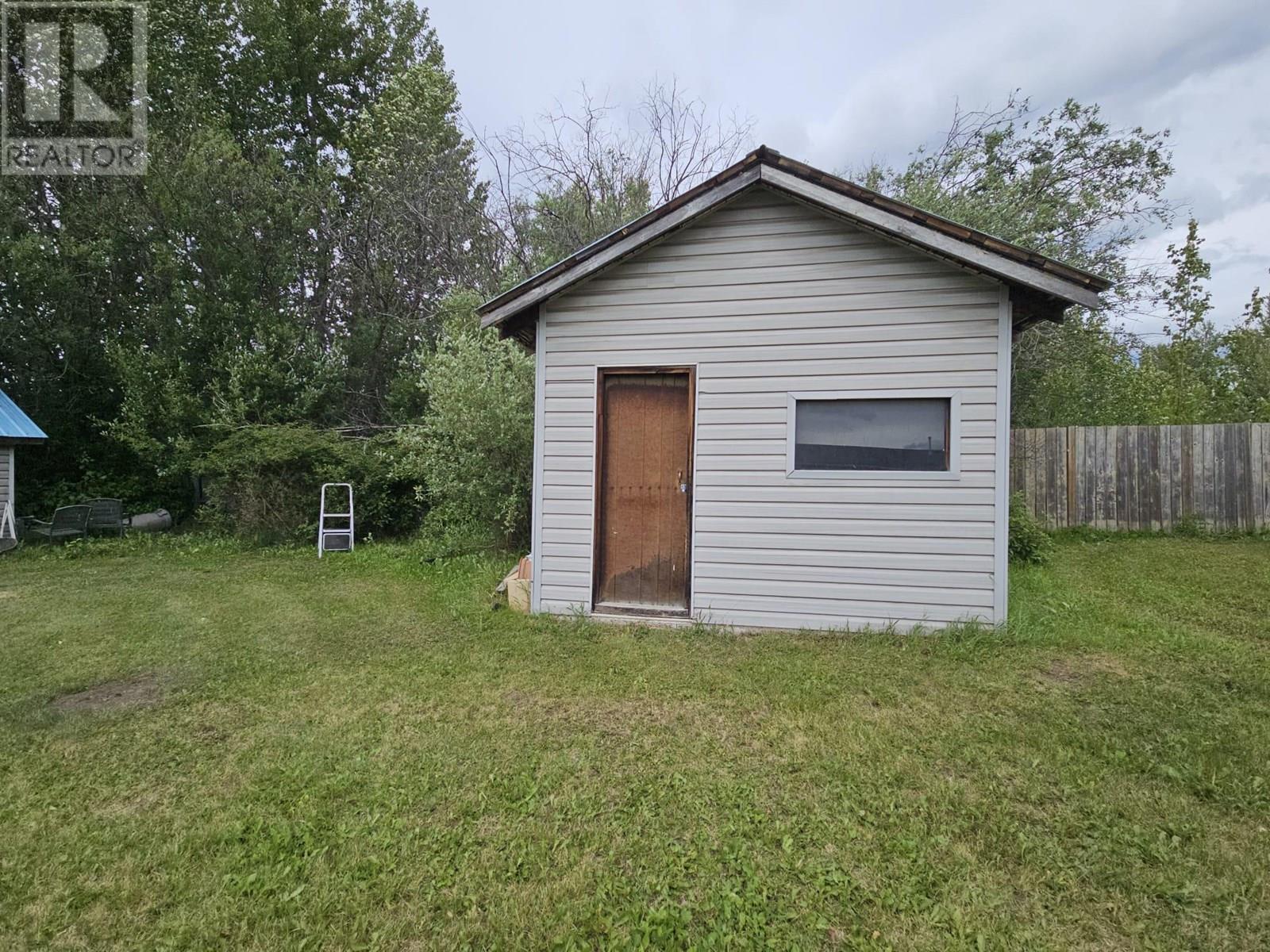 4756 Wabi Crescent, Chetwynd, BC - Outdoor