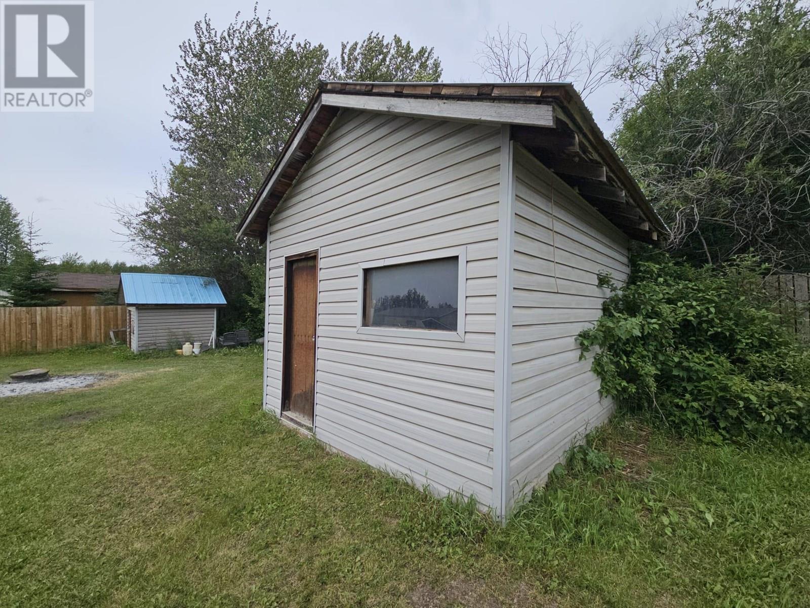 4756 Wabi Crescent, Chetwynd, BC - Outdoor