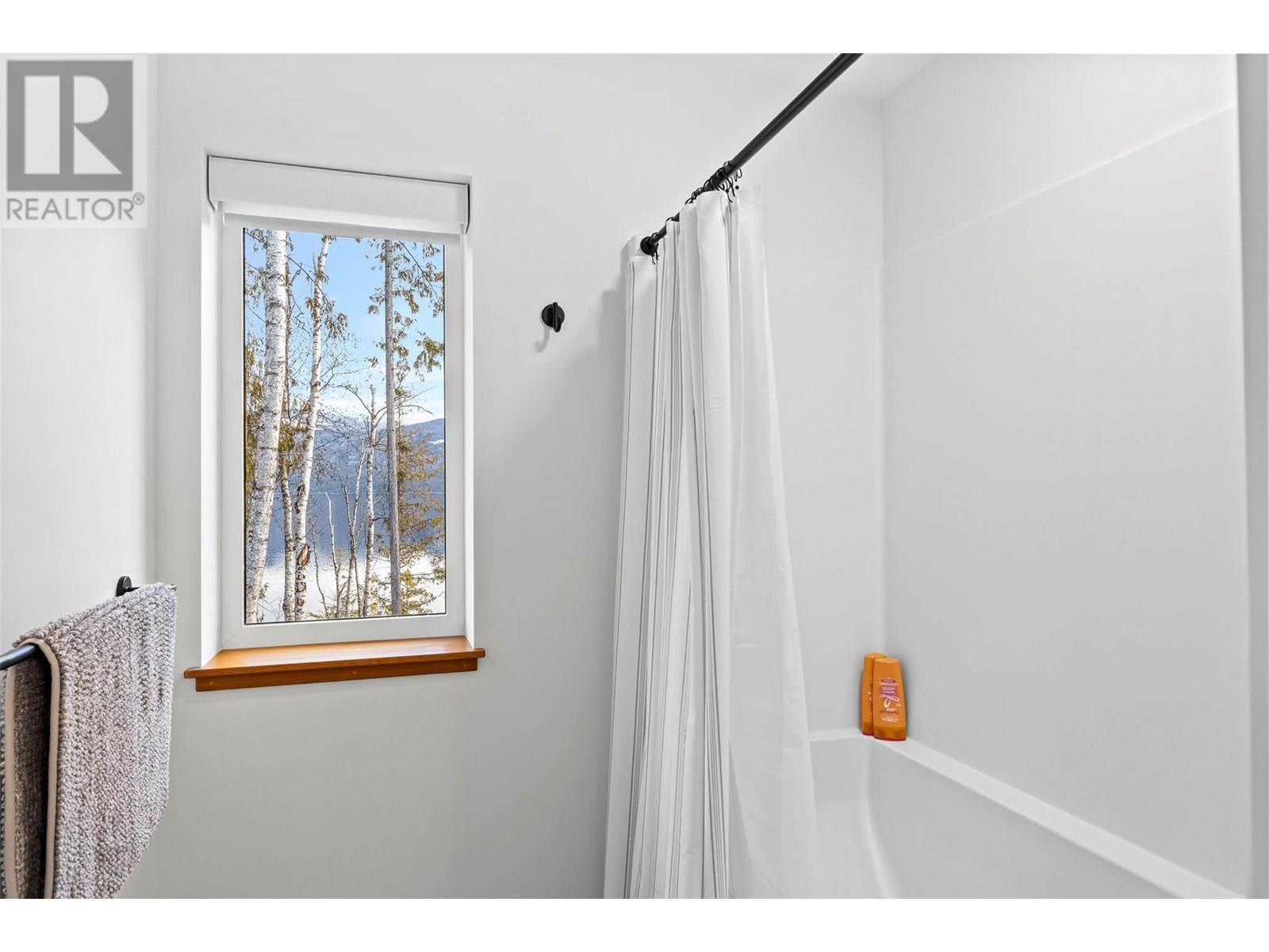 5600 Adams West Fs Road Unit# Lot 6, Adams Lake, BC - Indoor