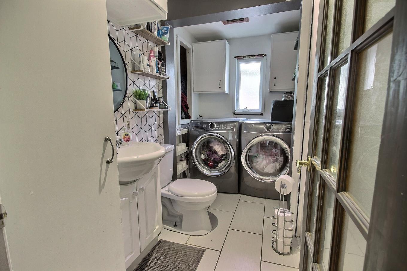 Salle de bains - 500 Av. Dufault, Rouyn-Noranda, QC - Indoor Photo Showing Laundry Room