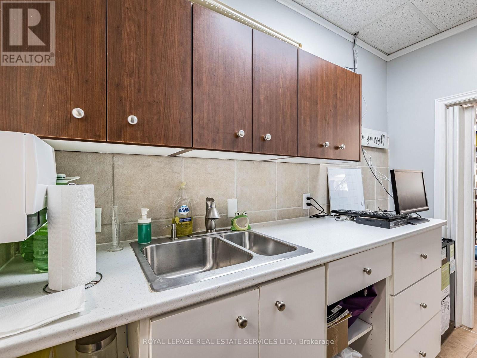 4 - 287 Dundas Street E, Hamilton, ON