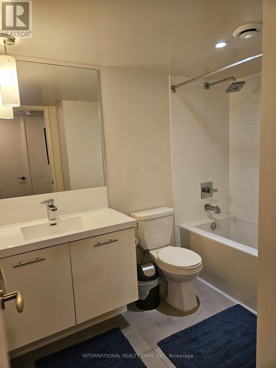 Washroom - 1005 - 1 Valhalla Inn Road N, Toronto, ON - Indoor Photo Showing Bathroom