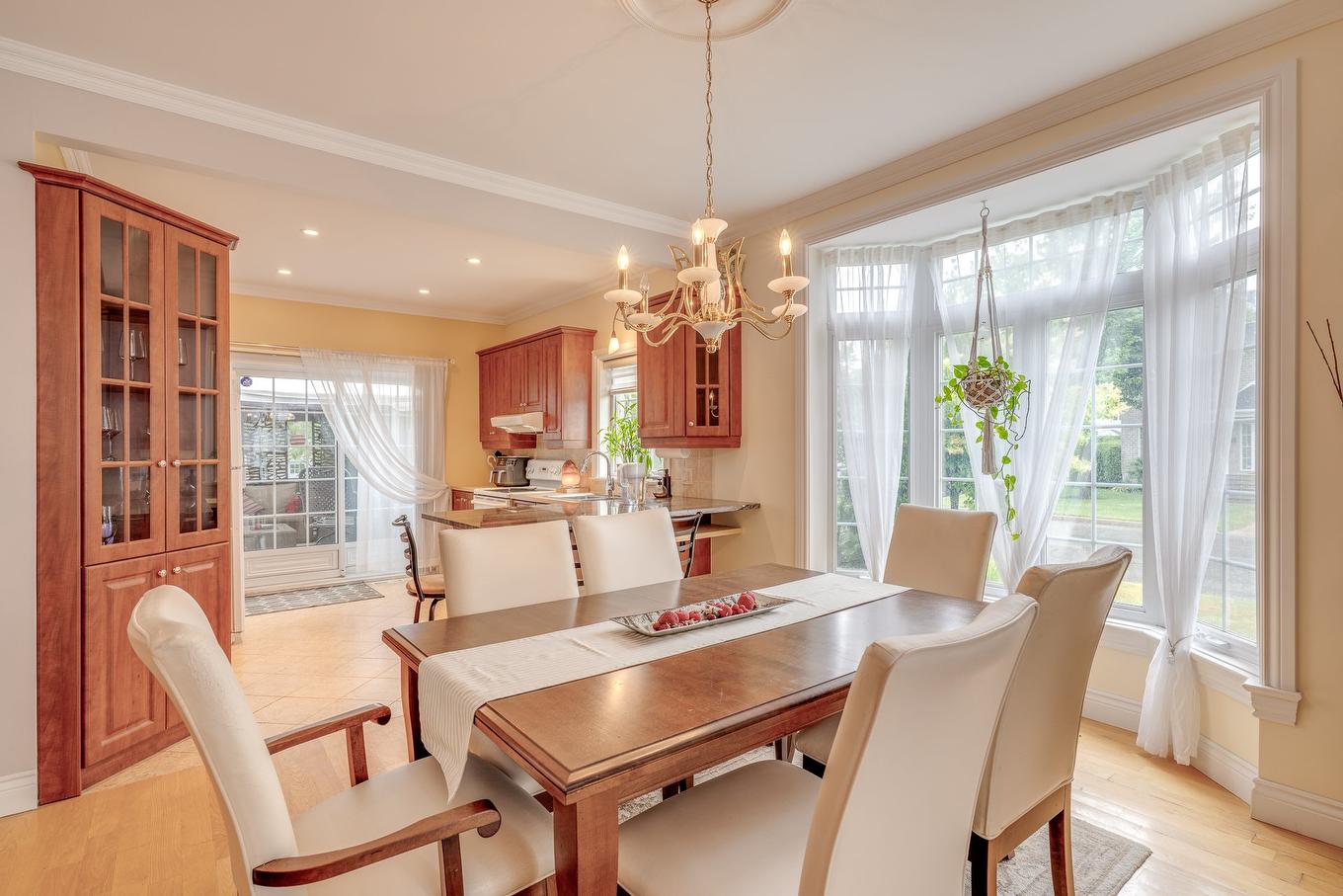 Salle à manger - 2 Rue Des Cortinaires, Blainville, QC - Indoor Photo Showing Dining Room