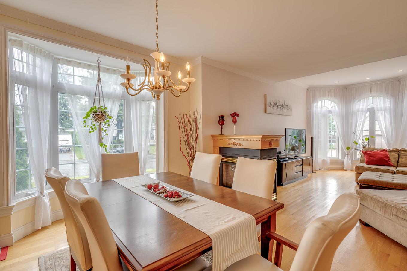 Salle à manger - 2 Rue Des Cortinaires, Blainville, QC - Indoor Photo Showing Dining Room