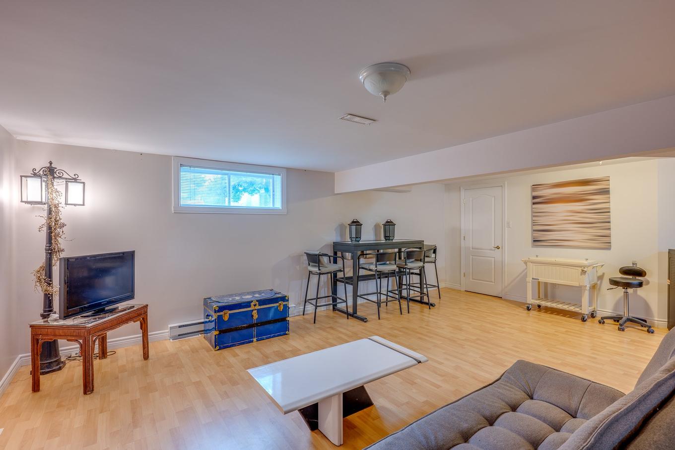 Salle familiale - 2 Rue Des Cortinaires, Blainville, QC - Indoor