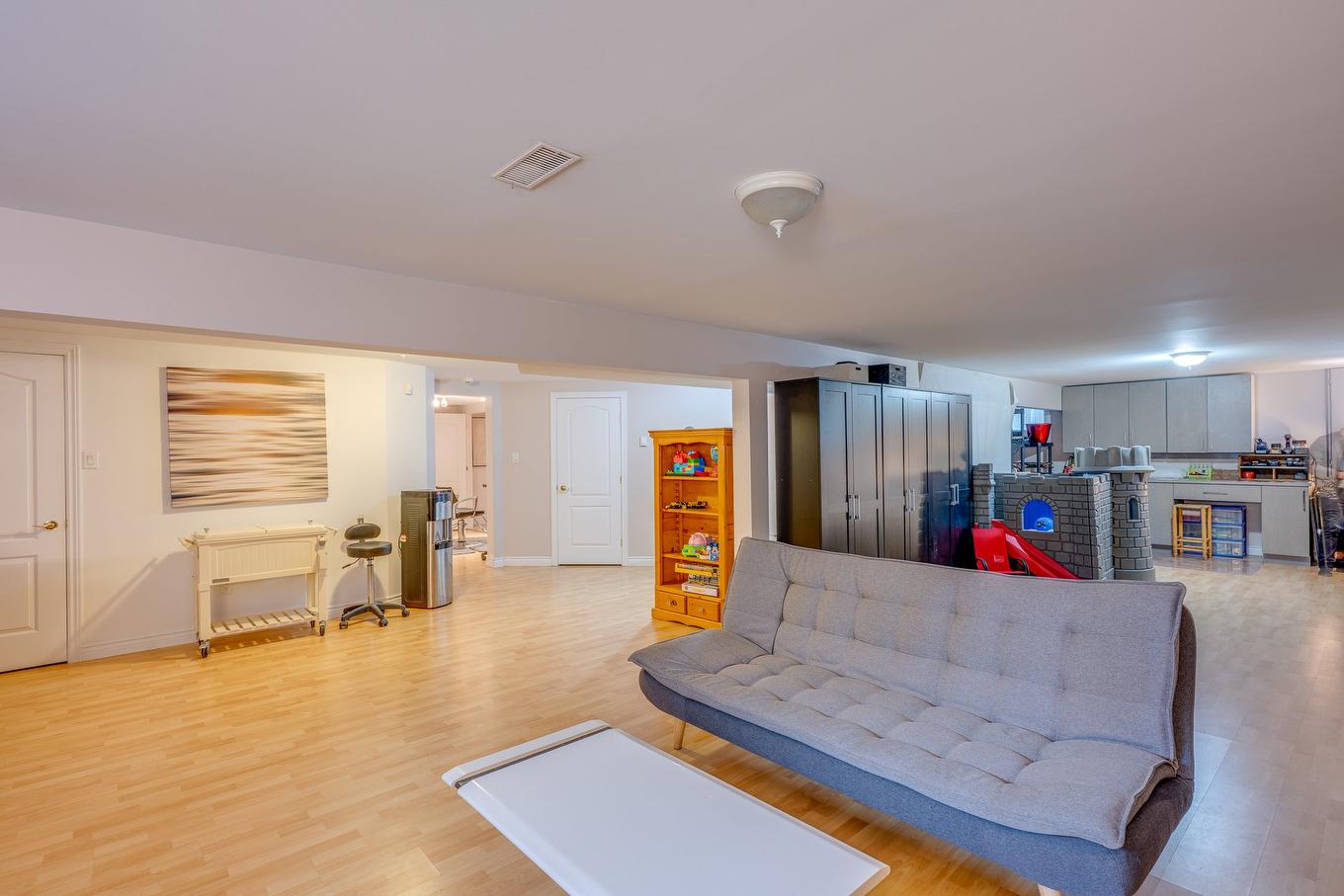 Salle familiale - 2 Rue Des Cortinaires, Blainville, QC - Indoor