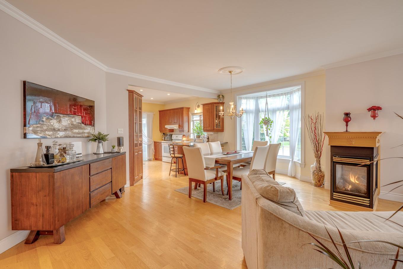 Salon - 2 Rue Des Cortinaires, Blainville, QC - Indoor With Fireplace