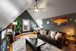 6-851 Wollaston St Esquimalt, BC V9A 5A9