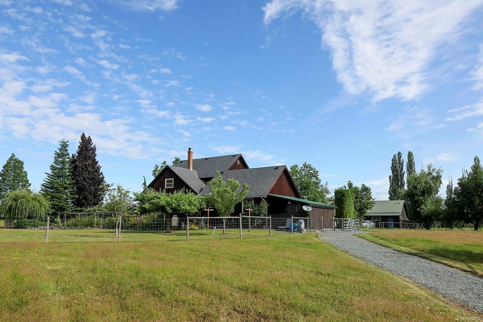 3713 Dove Creek Rd, Courtenay, BC