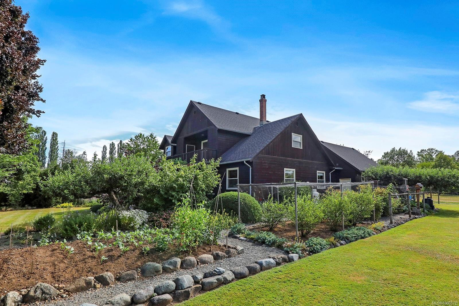 3713 Dove Creek Rd, Courtenay, BC