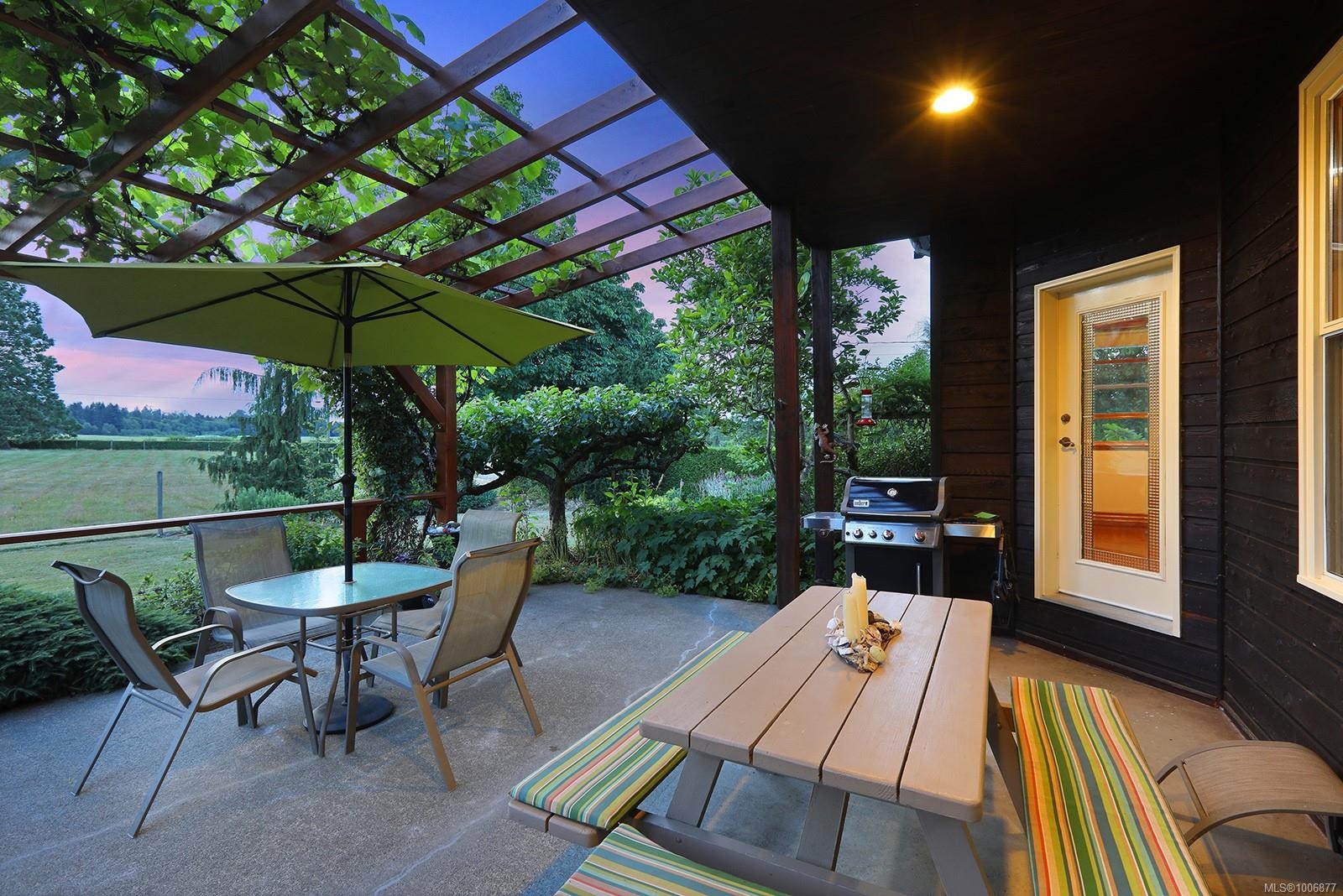 3713 Dove Creek Rd, Courtenay, BC