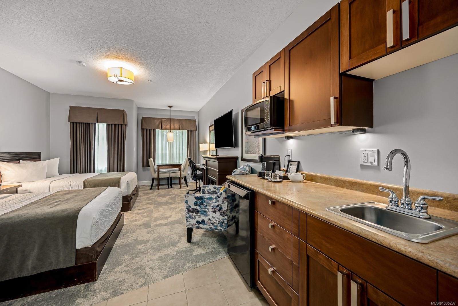 201D-1730 Riverside Lane, Courtenay, BC - Indoor Photo Showing Kitchen