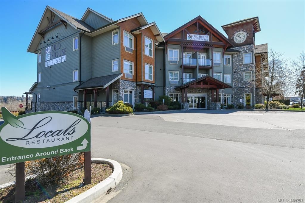 201D-1730 Riverside Lane, Courtenay, BC - Outdoor With Facade