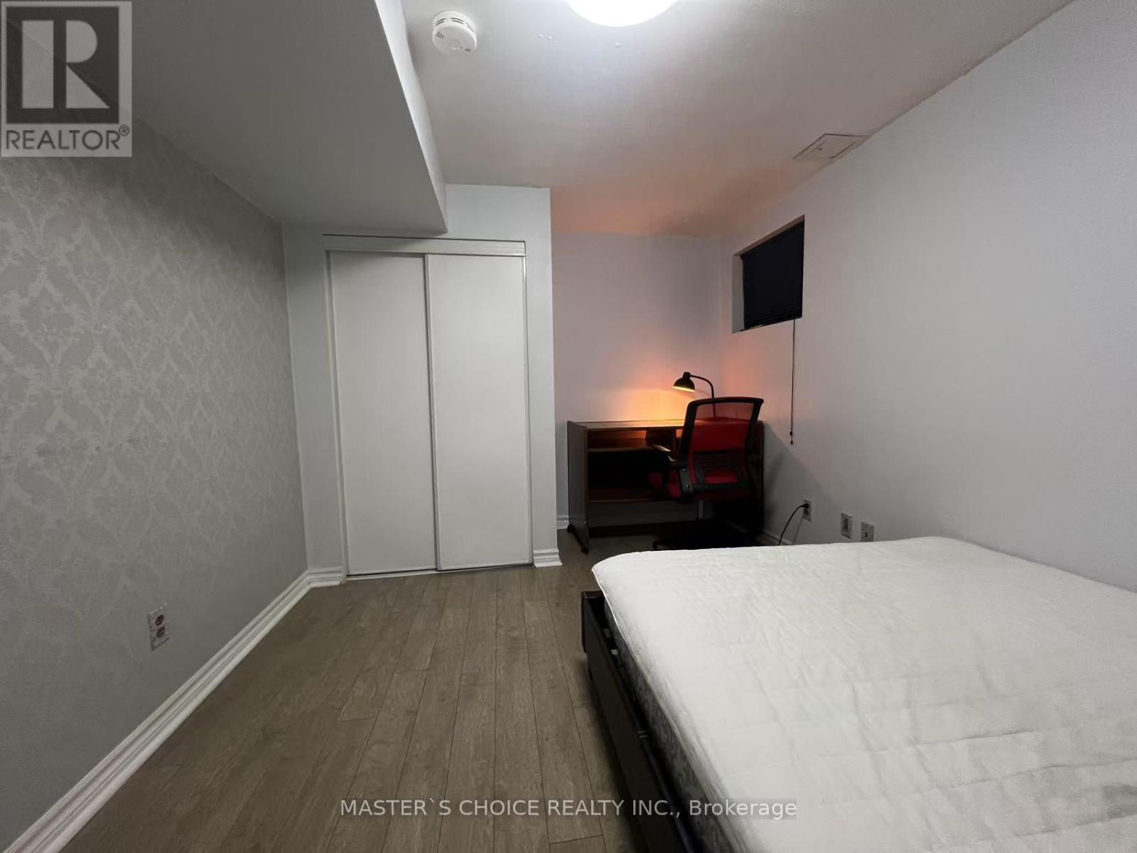 Bsmt - 16 Farmington Crescent W, Toronto, ON - Indoor Photo Showing Bedroom