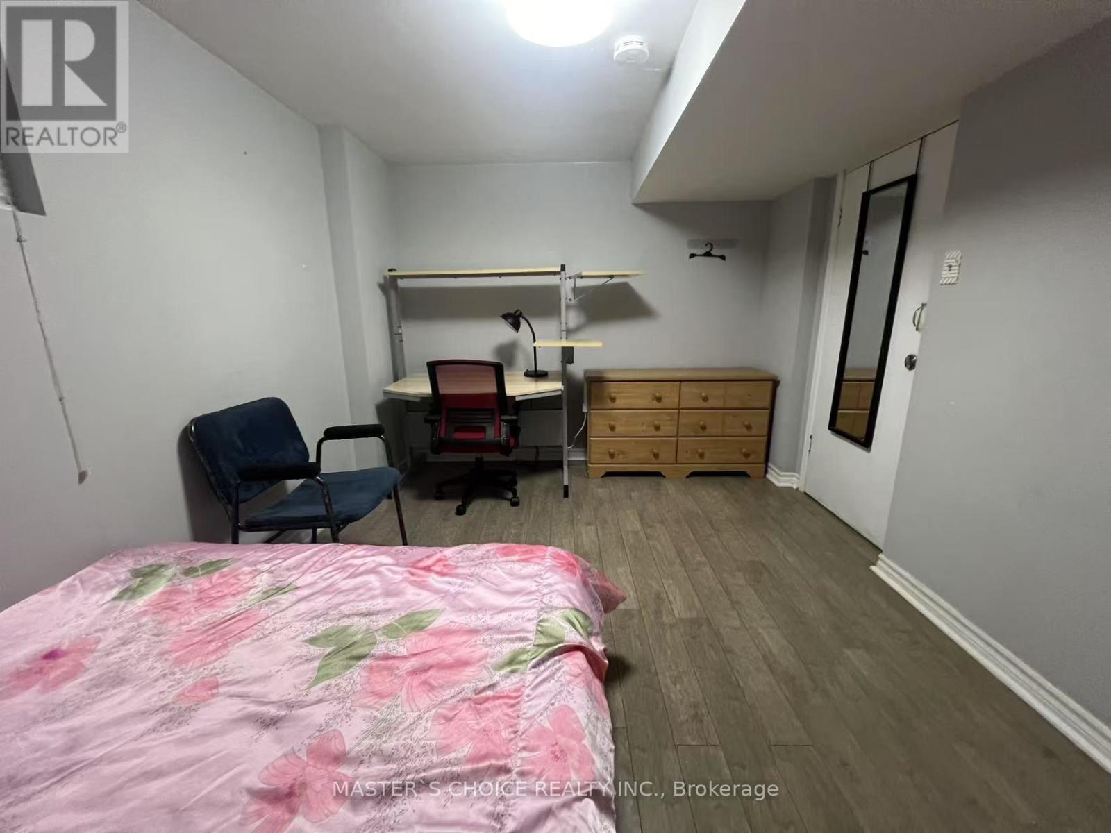 Bsmt - 16 Farmington Crescent W, Toronto, ON - Indoor Photo Showing Bedroom