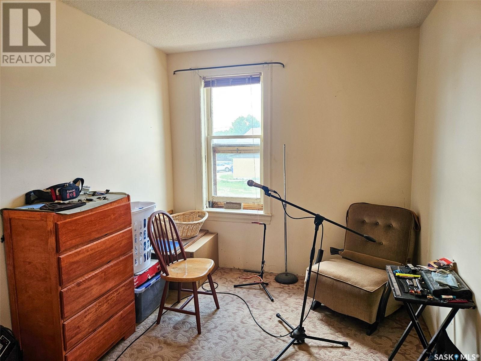 161 Centre Street, Ponteix, SK