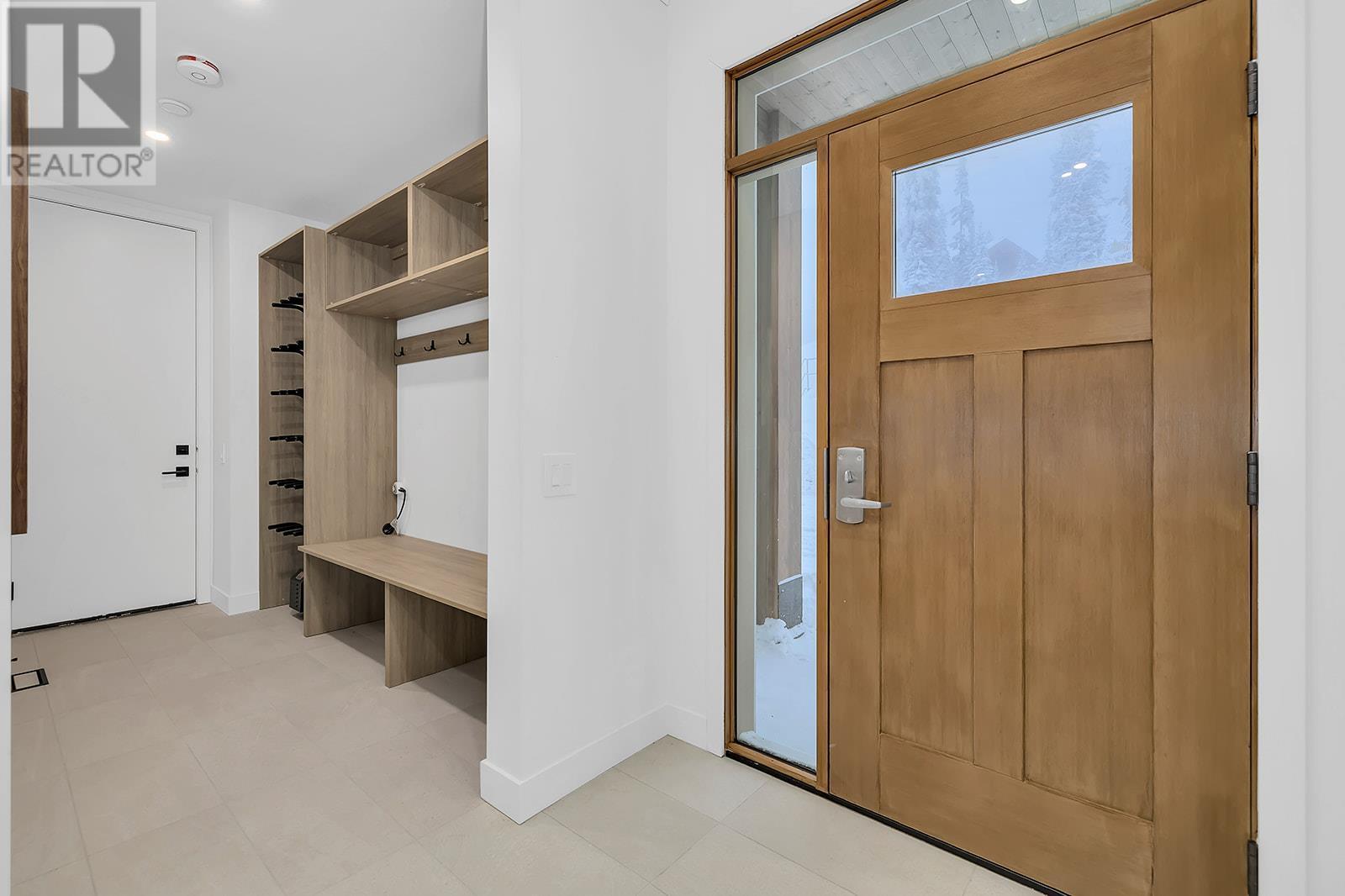 255 Feathertop Way Unit# 82, Big White, BC - Indoor Photo Showing Other Room