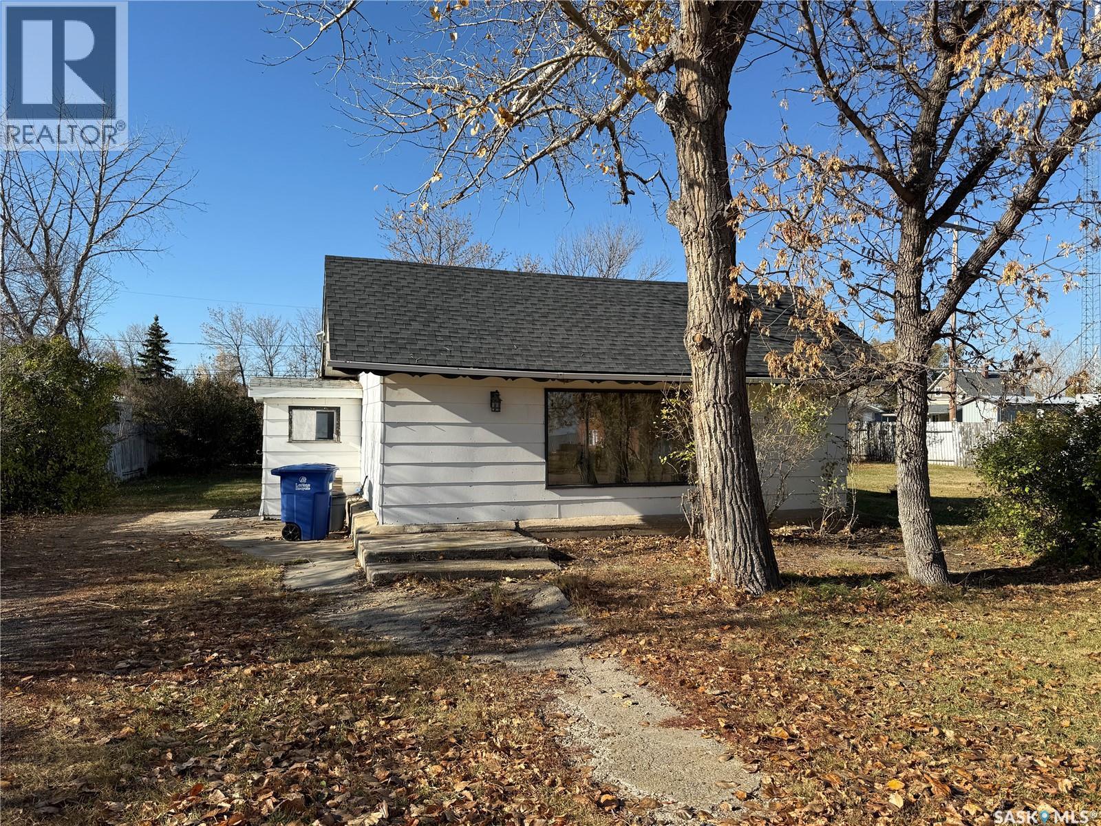 108 2Nd Avenue S, Macrorie, SK - Outdoor