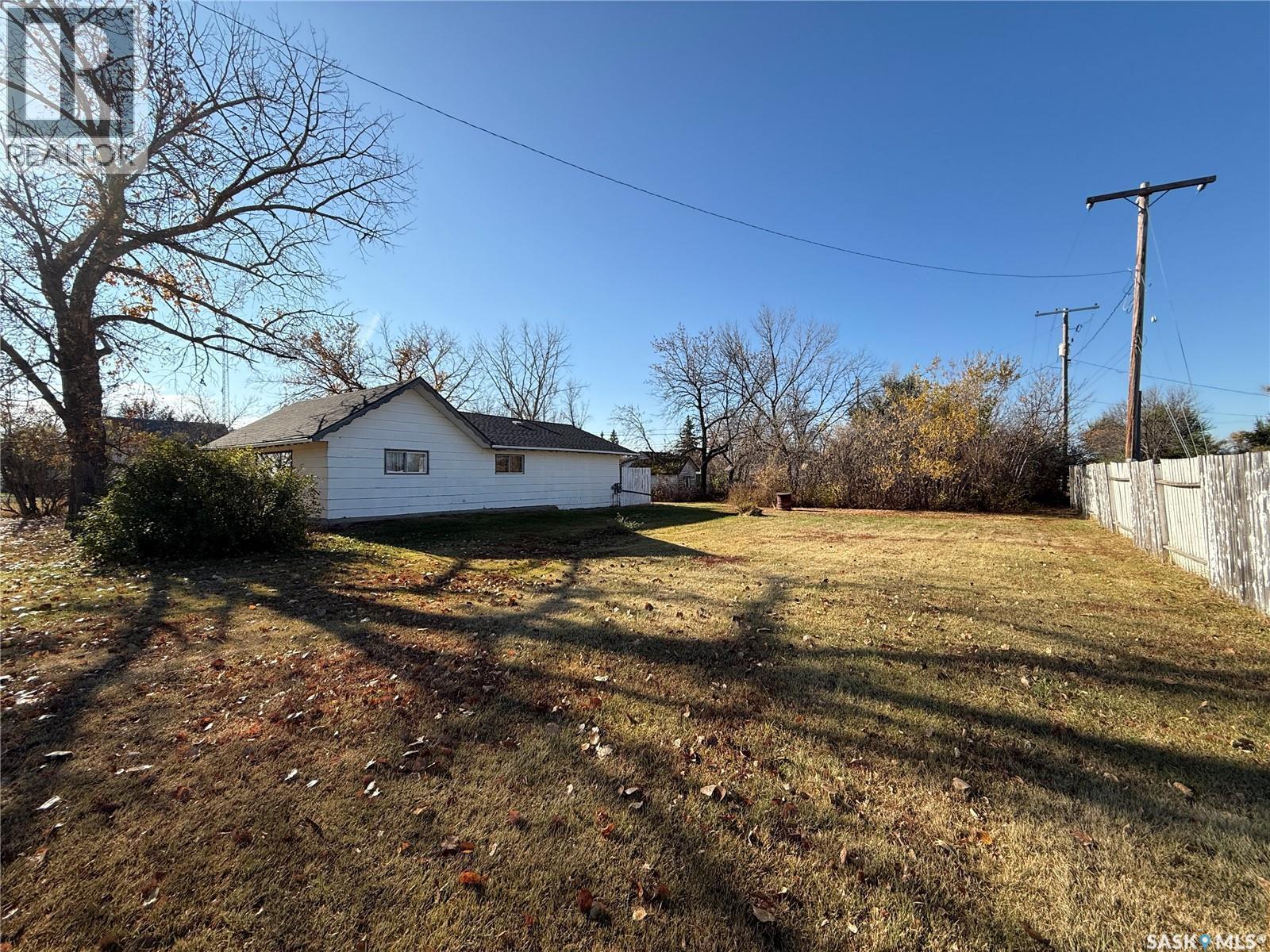 108 2Nd Avenue S, Macrorie, SK - Outdoor