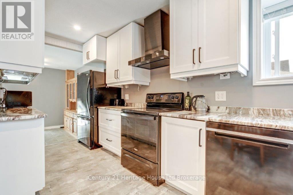 584572 Beachville Road, South-West Oxford (Beachville), ON - Indoor Photo Showing Kitchen