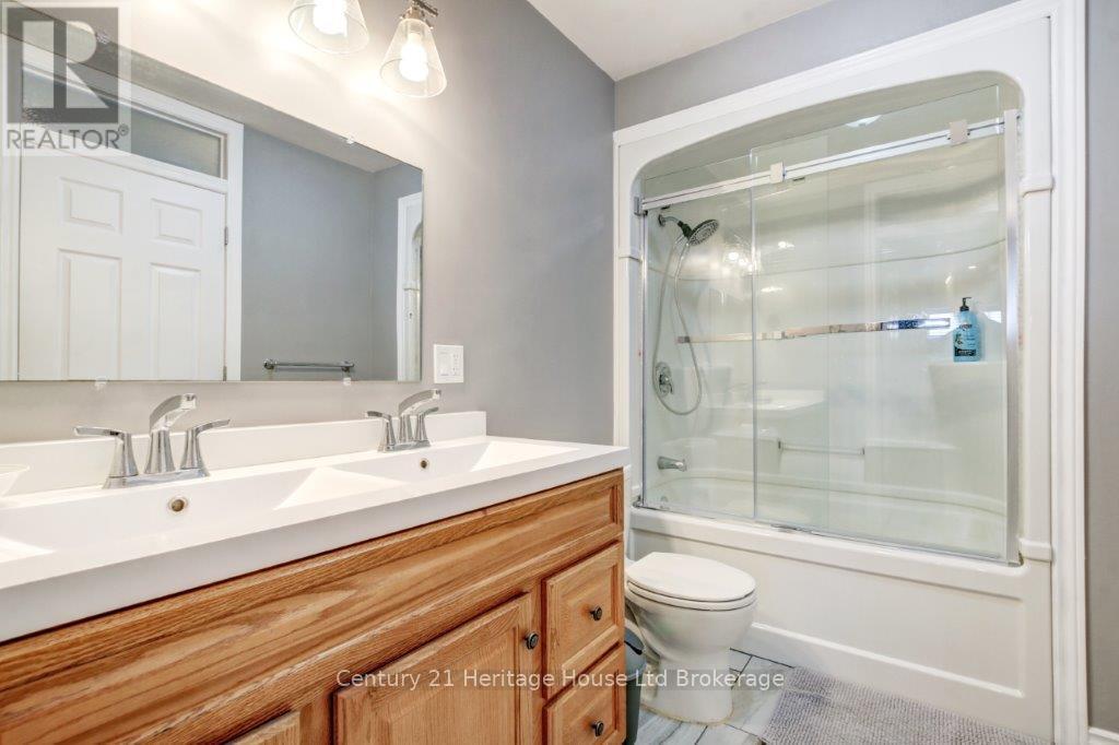 584572 Beachville Road, South-West Oxford (Beachville), ON - Indoor Photo Showing Bathroom