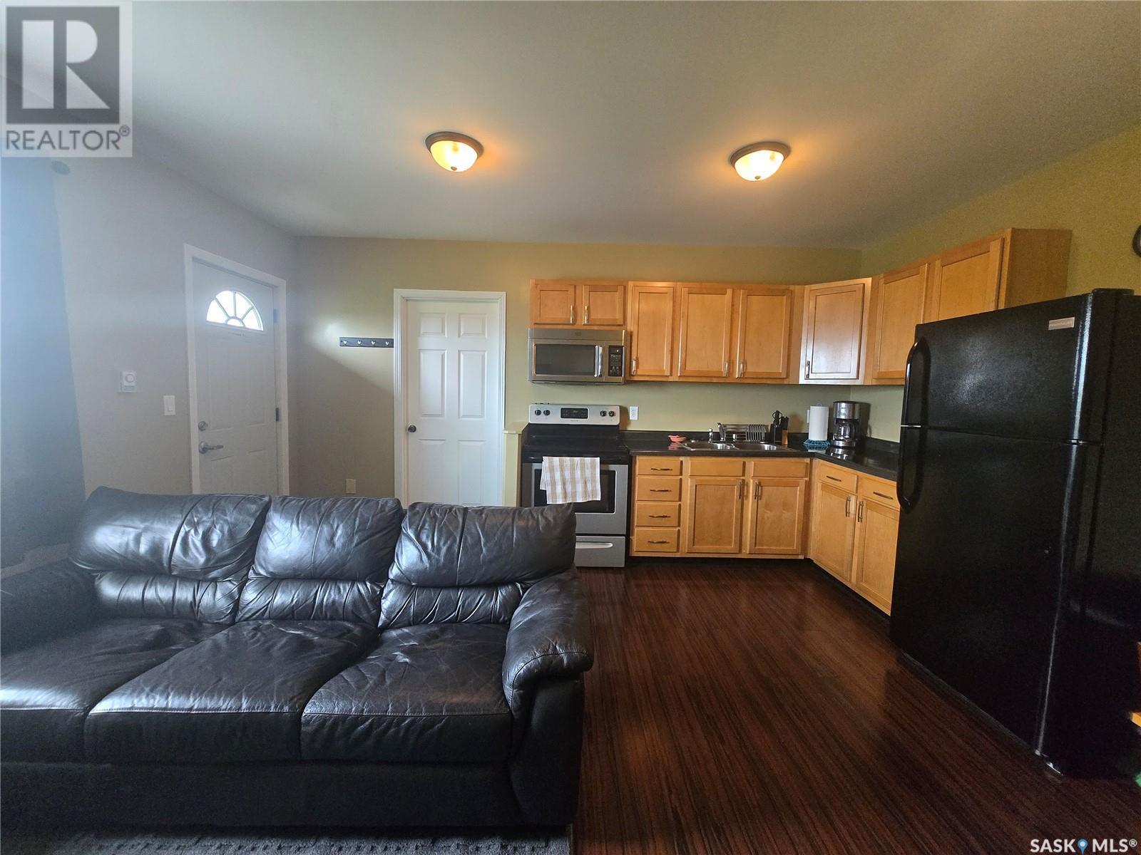 495 Second Avenue, Benson Rm No. 35, SK - Indoor Photo Showing Kitchen