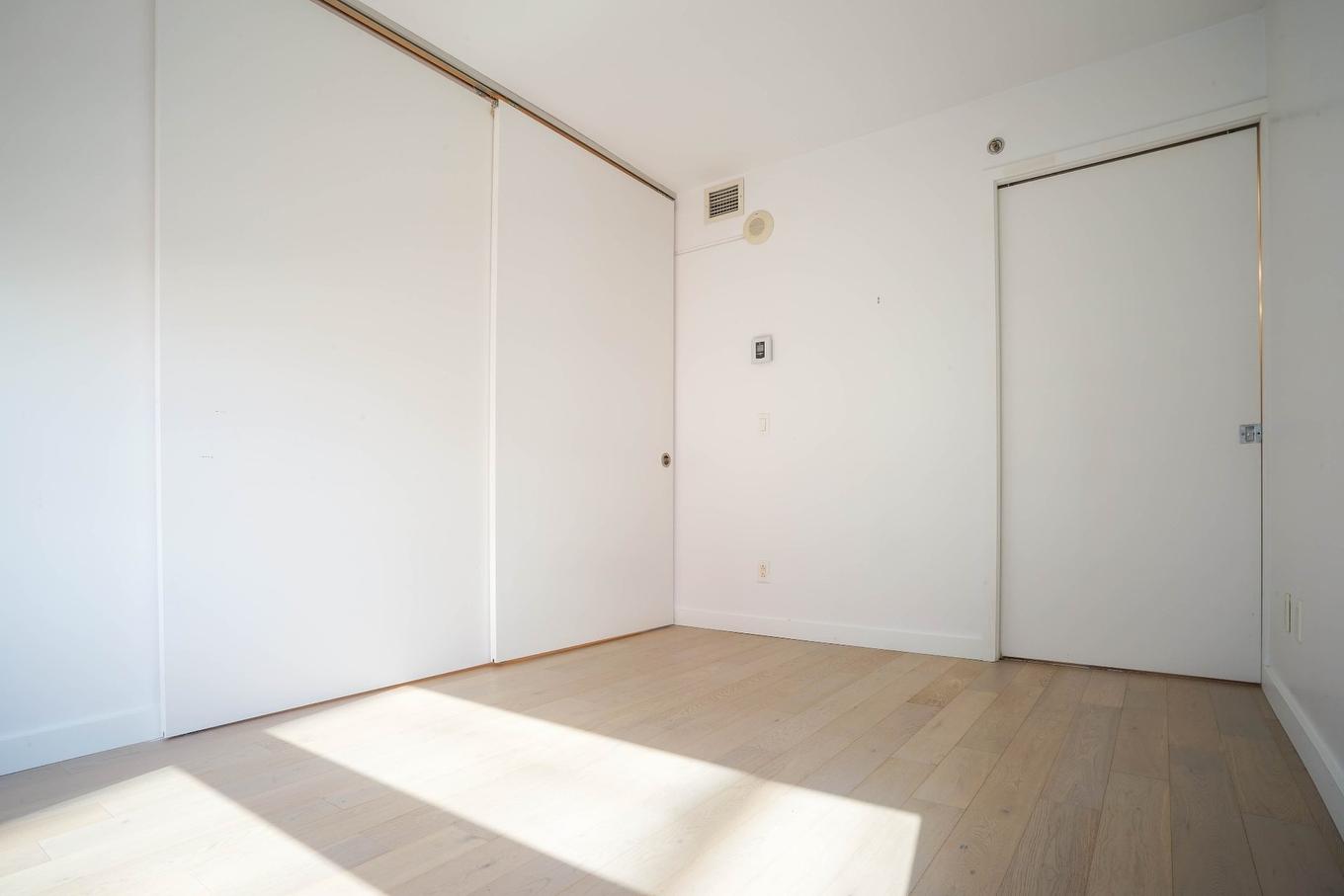 Bedroom - 908-350 Boul. De Maisonneuve O., Montréal (Ville-Marie), QC - Indoor Photo Showing Other Room