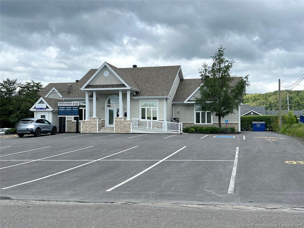 60 Bateman Ave, Edmundston, NB