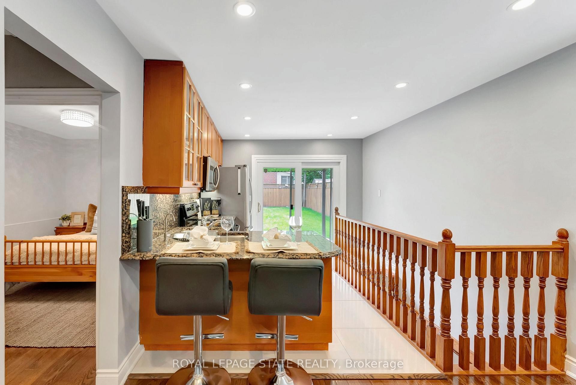 746 Roxborough Avenue, Hamilton, ON - Indoor Photo Showing Kitchen