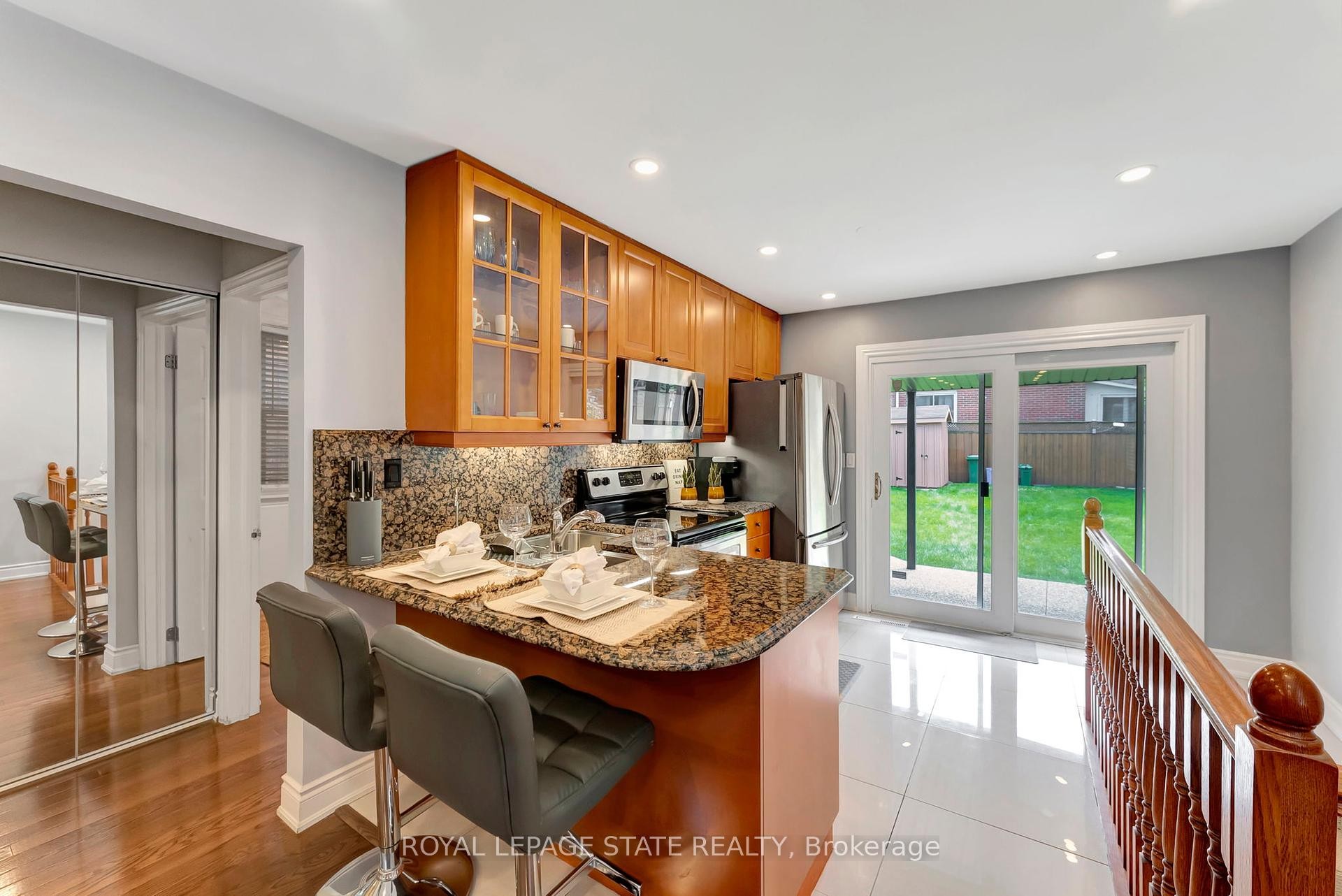 746 Roxborough Avenue, Hamilton, ON - Indoor Photo Showing Kitchen