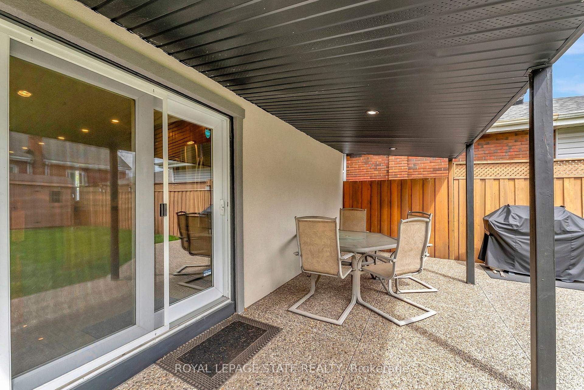746 Roxborough Avenue, Hamilton, ON - Outdoor With Exterior