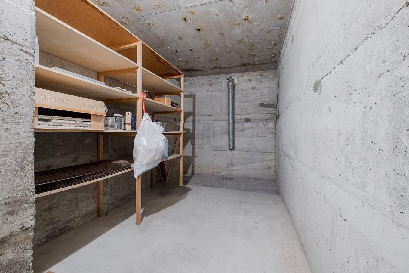 Storage - 410 Rue Denonville, Sherbrooke (Les Nations), QC - Indoor