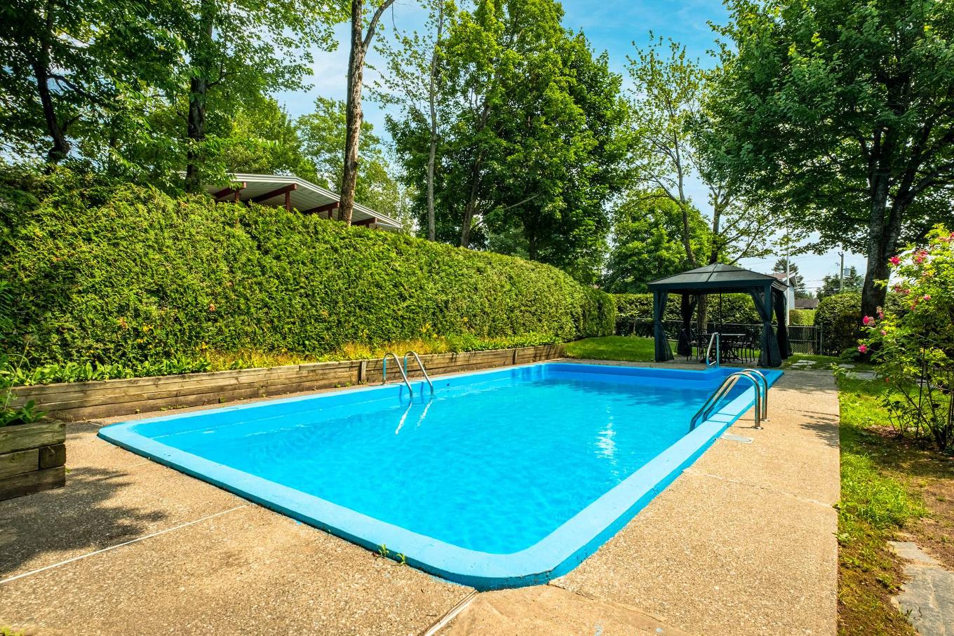 Pool - 410 Rue Denonville, Sherbrooke (Les Nations), QC - Outdoor With In Ground Pool With Backyard