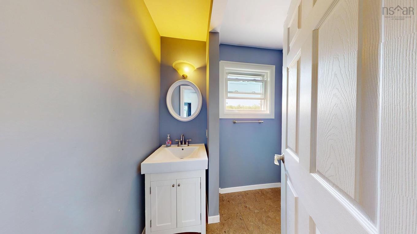 102 Pheasant Road, North Grand Pre, NS