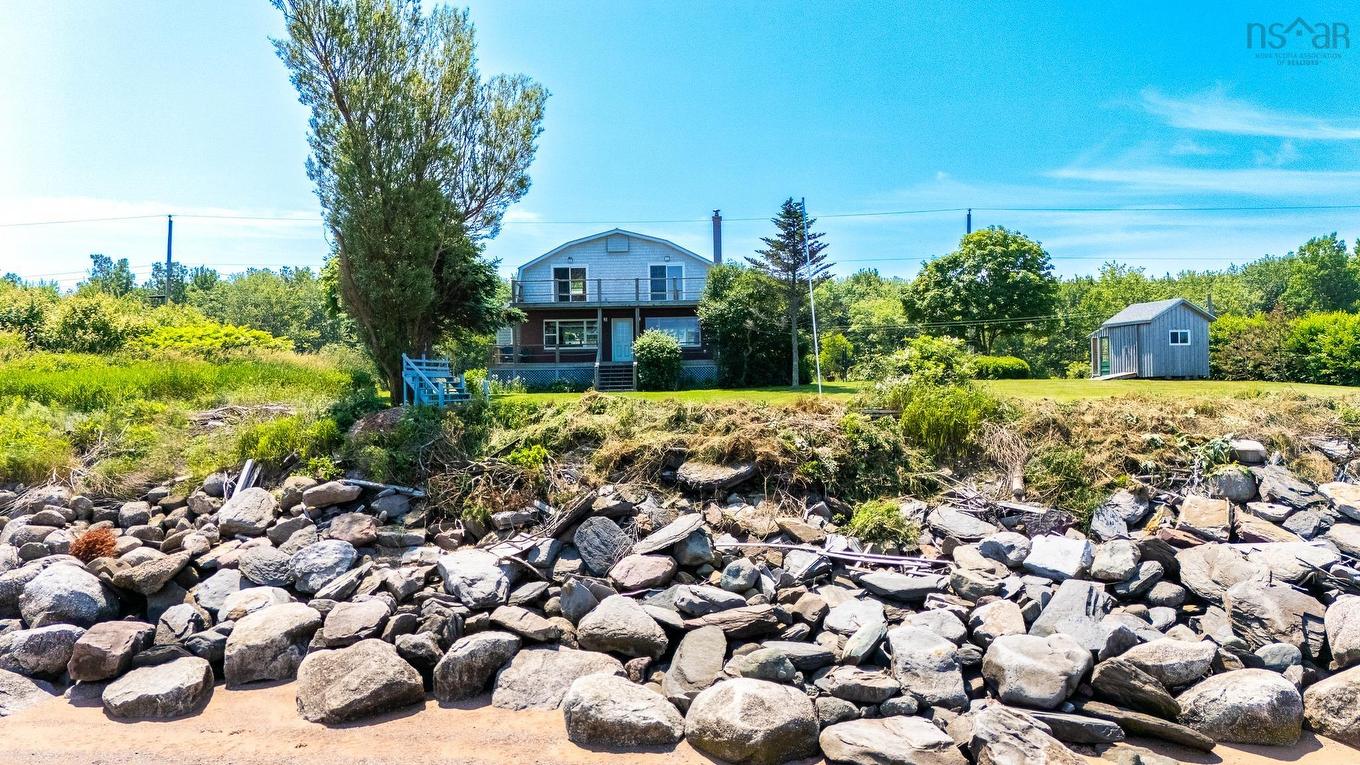 102 Pheasant Road, North Grand Pre, NS