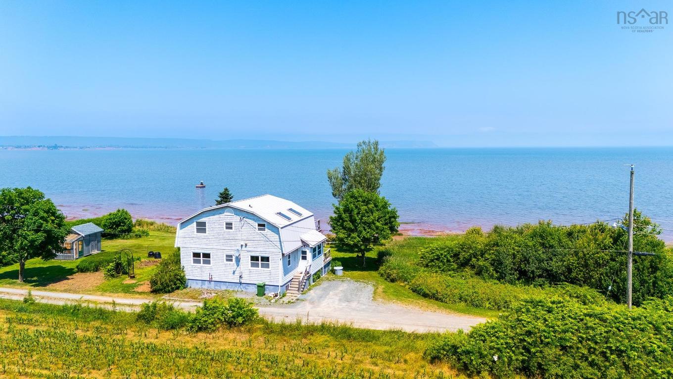 102 Pheasant Road, North Grand Pre, NS