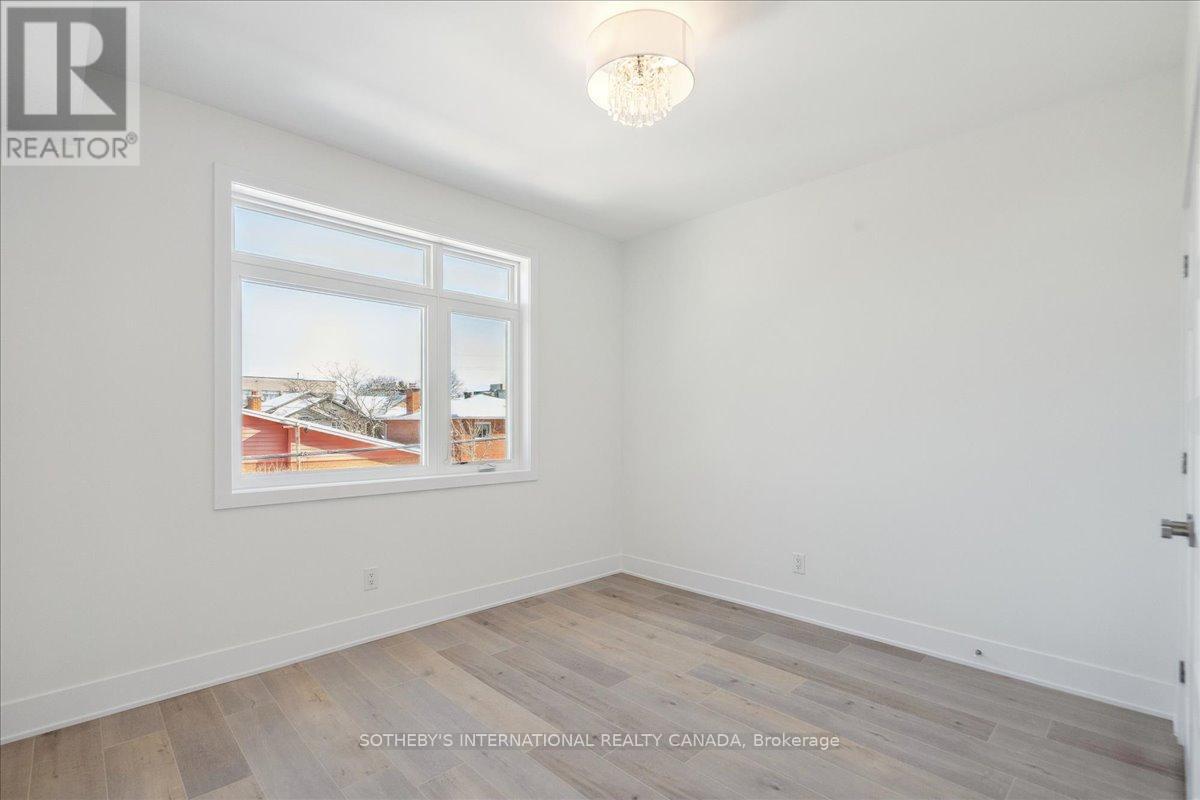 683 Melbourne Avenue, Ottawa, ON - Indoor Photo Showing Other Room